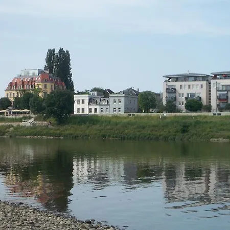 Ambiente-an-der-elbe-wohnung-og Apartament